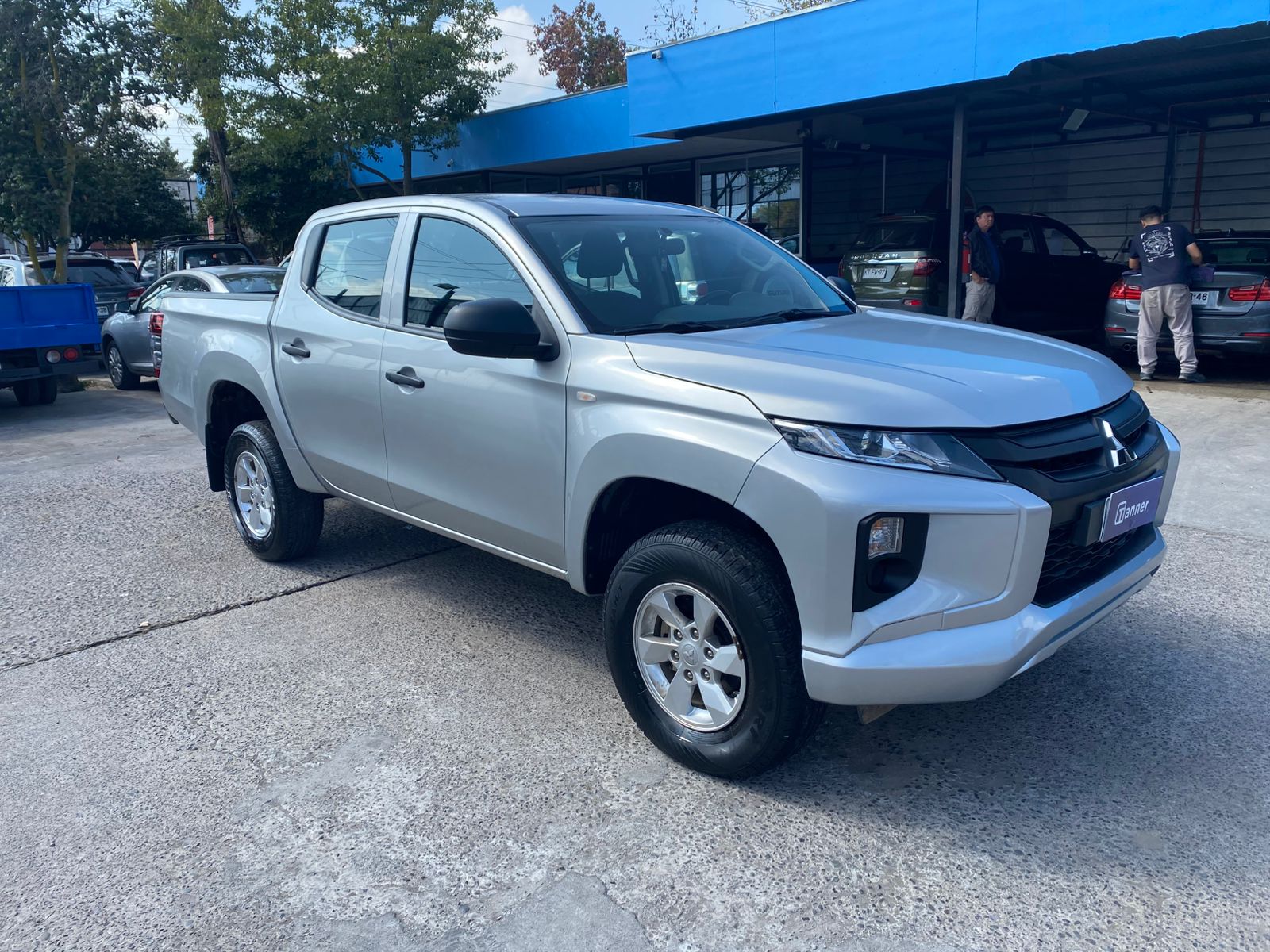 MITSUBISHI MOTORS L200