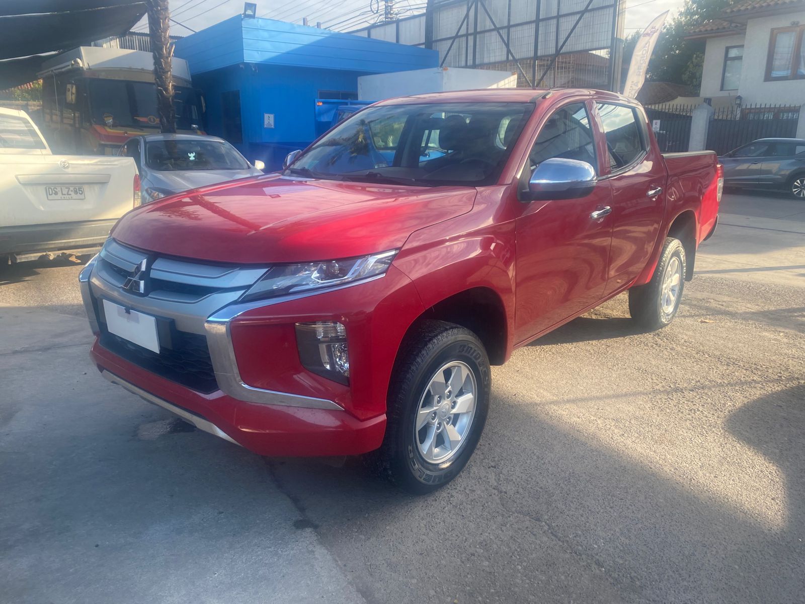 MITSUBISHI MOTORS L200